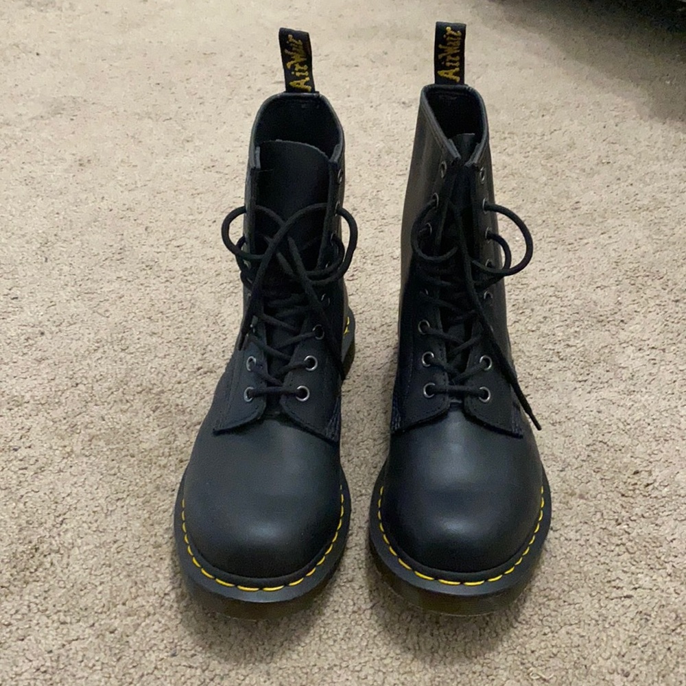 Dr Martens - 1460 Combat Boot - Women’s
